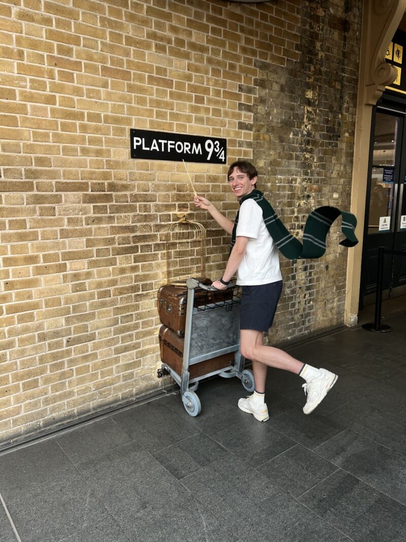 platform-9-and-3-4-at-disney