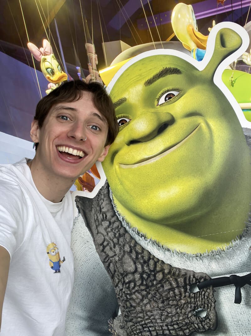 shrek-cutout-at-the-disney-store